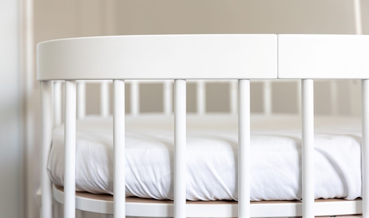 Montessori floor bed with rails is one of the safest