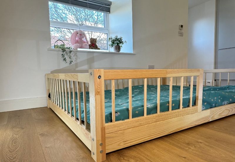 pine_wood_bed_frame_for_toddler
